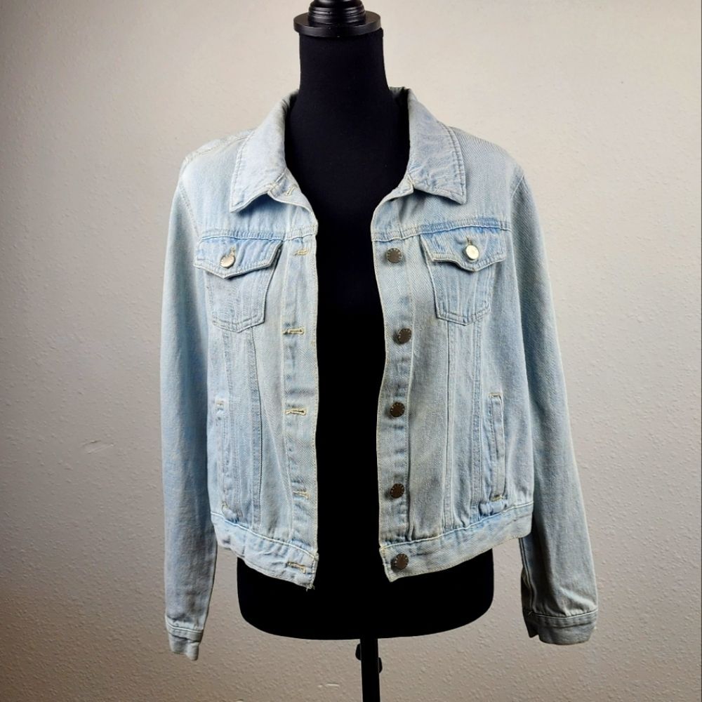 Forever 21 Light Wash Denim Jacket Cotton Classic 90's Vintage Style Size Large